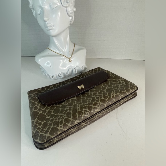 Nina Ricci Bundle (Wristlet and necklace) - Picture 15 of 16